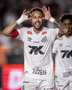 Familia Santo Domingo presenta oferta millonaria para comprar el Santos FC de Brasil