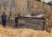 Girón construye muro de contención de 280 metros para proteger a 5.000 habitantes del río de Oro