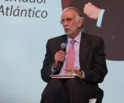 Gobernador del Atlántico exige autonomía regional para manejo de recursos públicos