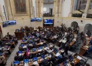 Gobierno de Petro elimina prima especial: salario de nuevos congresistas se reducirá un tercio