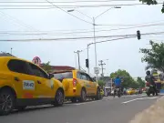 Gobierno lanza fondo de $12.842 millones para renovar taxis con vehículos eléctricos