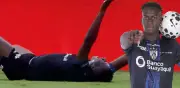 Grave lesión de jugador ecuatoriano conmociona al fútbol tras fuerte entrada