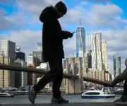 Guerra con Irán frena actividad empresarial en EE.UU. y eleva precios globalmente