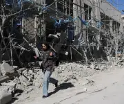 Guerra Irán-Israel entra en cuarto día con mercados en caída y crisis humanitaria