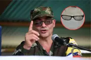 Hallan gafas similares a las de 'Iván Mordisco' en campamento bombardeado en Vaupés