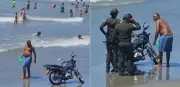 Hombre lavó su moto en el mar de Cartagena y enfrenta multa superior a $700 mil por contaminación