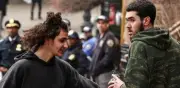 Identifican a dos jóvenes acusados de lanzar bombas cerca de la residencia del alcalde de Nueva York