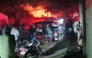 Incendio voraz arrasa con restaurantes El Proveedor y El Carmen en Barranquilla