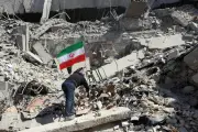 Irán reporta más de 1.045 muertos en ataques de Israel y EE.UU. mientras continúan bombardeos