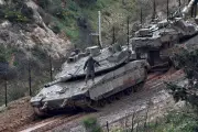 Israel despliega tanques en frontera con Líbano tras intensos combates terrestres con Hezbolá