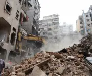 Israel intensifica bombardeos en Beirut: Más de 200 muertos y masivo desplazamiento en Líbano