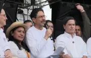 Iván Cepeda reafirma en Medellín acusaciones contra Álvaro Uribe y vínculos con narcotráfico