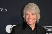 Jon Bon Jovi invierte 5 millones de dólares en proyecto para perros callejeros en EE.UU.
