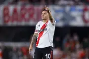 Juan Fernando Quintero conmueve con gesto solidario hacia joven fanático en Argentina