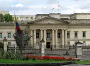 Maurice Armitage confirma candidatura presidencial para 2026 y descarta alianza con Iván Cepeda