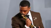 Michael B. Jordan se vuelve viral tras ganar Oscar y celebrar con hamburguesa