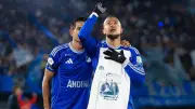 Millonarios rinde emotivo homenaje a Santiago Castrillón en partido de Liga BetPlay