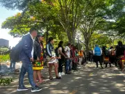 Minga indígena forma cadena humana en La Alpujarra de Medellín en protesta por falta de diálogo