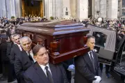 Misa de Despedida para Willie Colón en Nueva York: Multitud Acompaña al Ícono Musical
