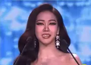 Miss Grand Tailandia pierde dentadura en pleno concurso y sorprende con su profesionalismo