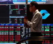 Monedas Refugio se Aprecian Tras Ataques a Irán que Conmocionan Mercados Globales