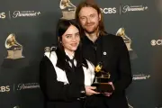 Muere atropellado por tren el acosador obsesionado con Billie Eilish en Los Ángeles