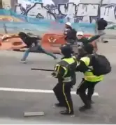 Nuevo episodio de violencia en Transmilenio: Guardas agredidos con piedras por evitar evasión masiva