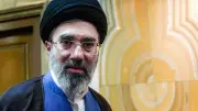 Nuevo líder supremo de Irán ordena mantener bloqueo del Estrecho de Ormuz y promete venganza
