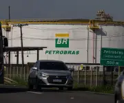 Petrobras supera estimativas con producción récord que compensa caída del petróleo