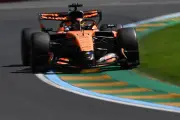Piastri lidera los entrenamientos en Australia con McLaren superando a Mercedes