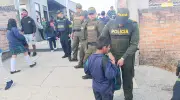Policía puede ingresar a colegios en casos graves: Ministerio de Educación establece protocolos