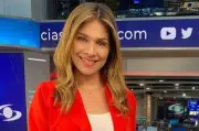 Presentadora de Noticias Caracol confunde día en vivo y provoca risas en el estudio