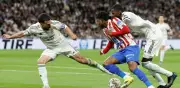 Real Madrid vence 3-2 al Atlético en vibrante derbi y mantiene la presión sobre el Barcelona