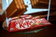 Roban 12 toneladas de KitKat en Europa antes de Semana Santa, Nestlé alerta sobre escasez