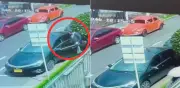 Roban camioneta a hombre durante misa en La Soledad, Bogotá: captan el momento en video