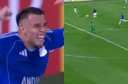 Rodrigo Contreras marca gol desde mitad de cancha en vibrante clásico colombiano