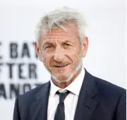 Sean Penn gana su tercer Oscar pero no asiste: está en Ucrania apoyando la guerra