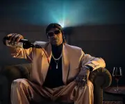 Snoop Dogg lanza vino económico para celebrar aniversario de canción con Tupac