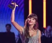 Taylor Swift arrasa en los iHeartRadio Music Awards 2026 con siete premios