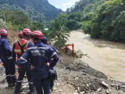 Tragedia en Argelia: madre muere intentando salvar a su hija arrastrada por río