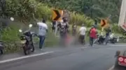 Tragedia vial en Dagua: Padre e hijo fallecen al chocar moto con tractocamión