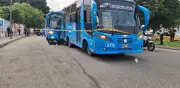 Tragedia vial en Floridablanca: adolescente muere atrapada entre dos buses mientras viajaba en moto con su madre