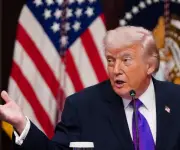 Trump afirma que Irán busca acuerdo para terminar guerra, pero Teherán lo niega rotundamente