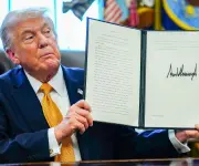 Trump firma orden ejecutiva para crear grupo de trabajo antifraude liderado por Vance