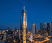Trump revela planos de su biblioteca presidencial en Miami con estatua dorada gigante