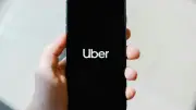 Uber lanza servicio exclusivo con inteligencia artificial para competir con Tesla y Google
