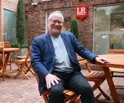 Urbanista británico Peter Bishop asesora proyectos de Bogotá: 'Las ciudades aprenden, no copian'