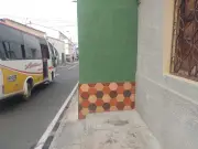 Vecinos de Bucaramanga denuncian invasión de andenes por construcciones ilegales