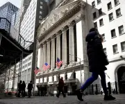 Wall Street cierra semana en rojo por temores inflacionarios y guerra en Medio Oriente