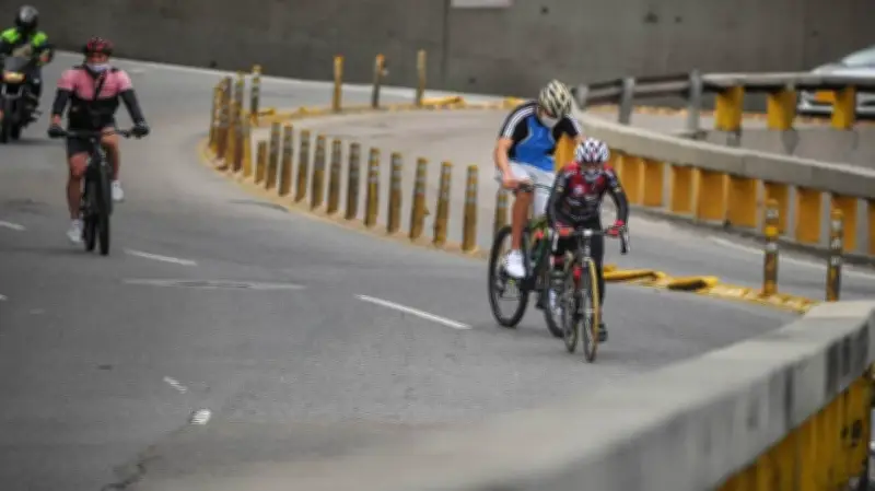 Refuerzan seguridad en corredores para ciclistas en Bogotá